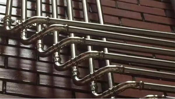 江蘇不銹鋼給水管廠家告訴你家庭給水管要用哪種好？