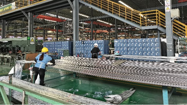 不銹鋼裝飾管和不銹鋼工業(yè)管之間有什么不同？